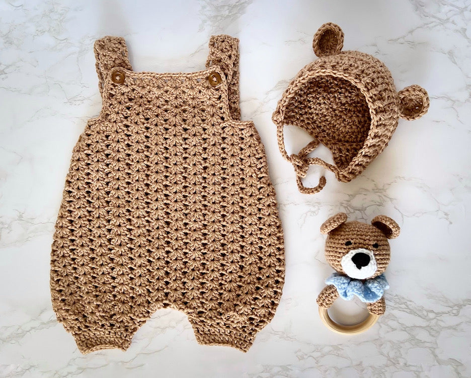 newborn crochet romper, hat and rattle 