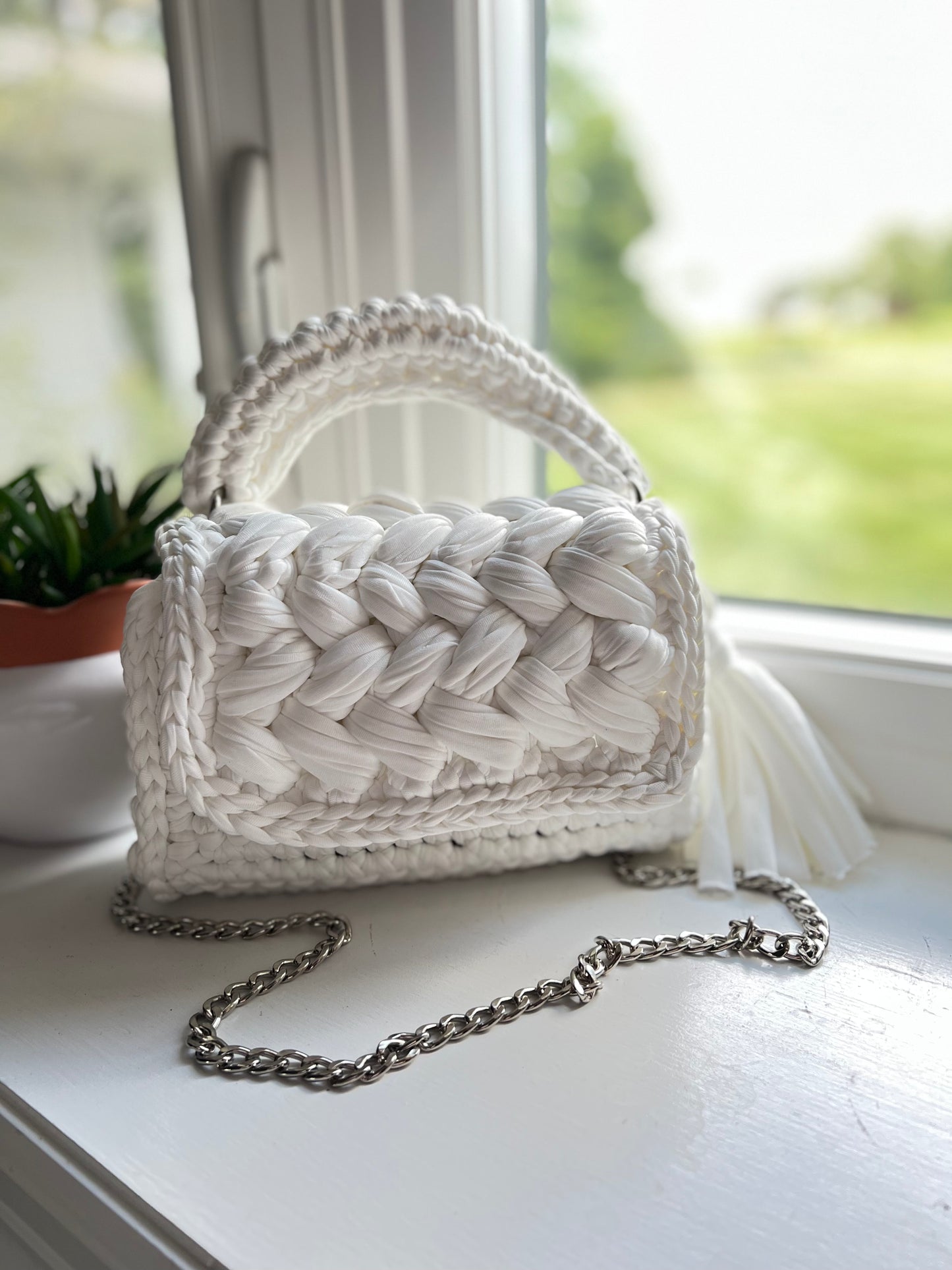 Lulu Crossbody | Handmade Crochet T-shirt Yarn Bag