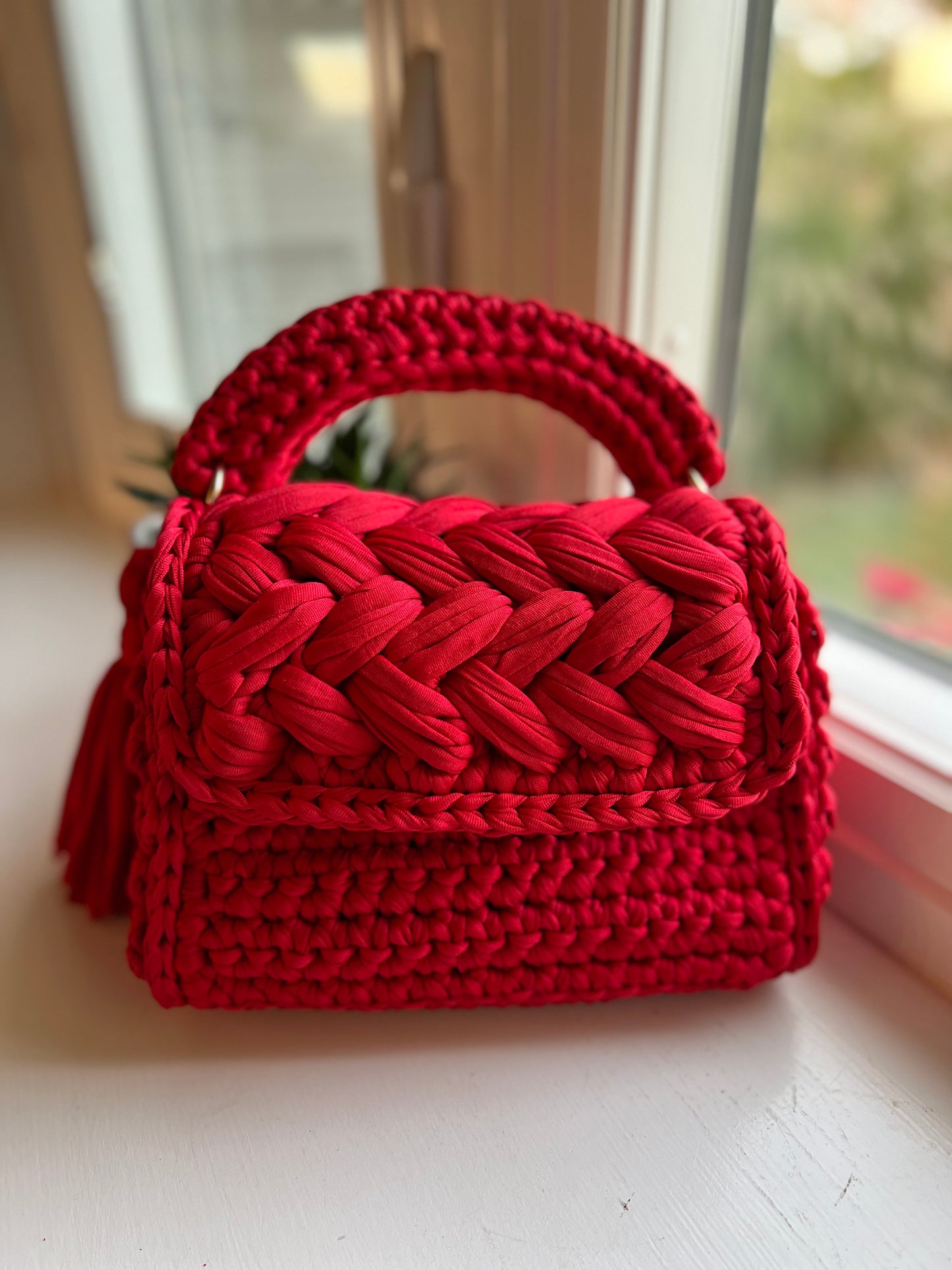 Lulu Crossbody | Handmade Crochet T-shirt Yarn Bag