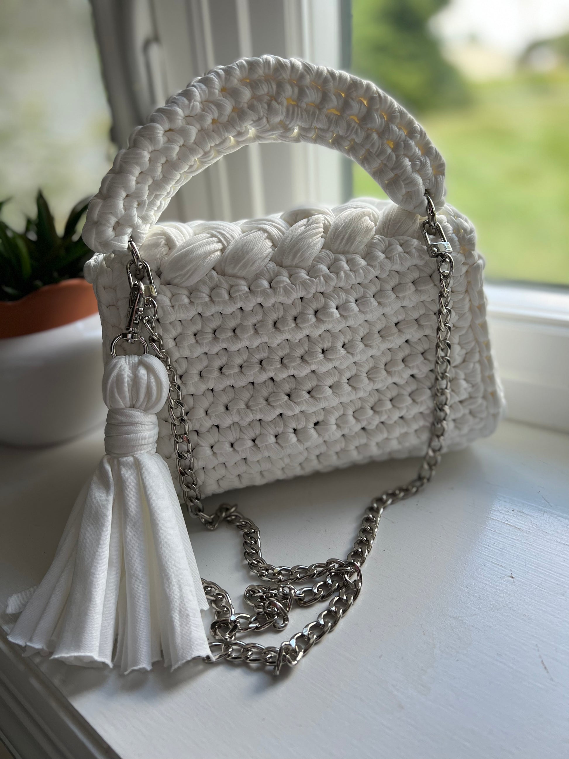 Lulu Crossbody  Handmade Crochet T-shirt Yarn Bag – Sparkling