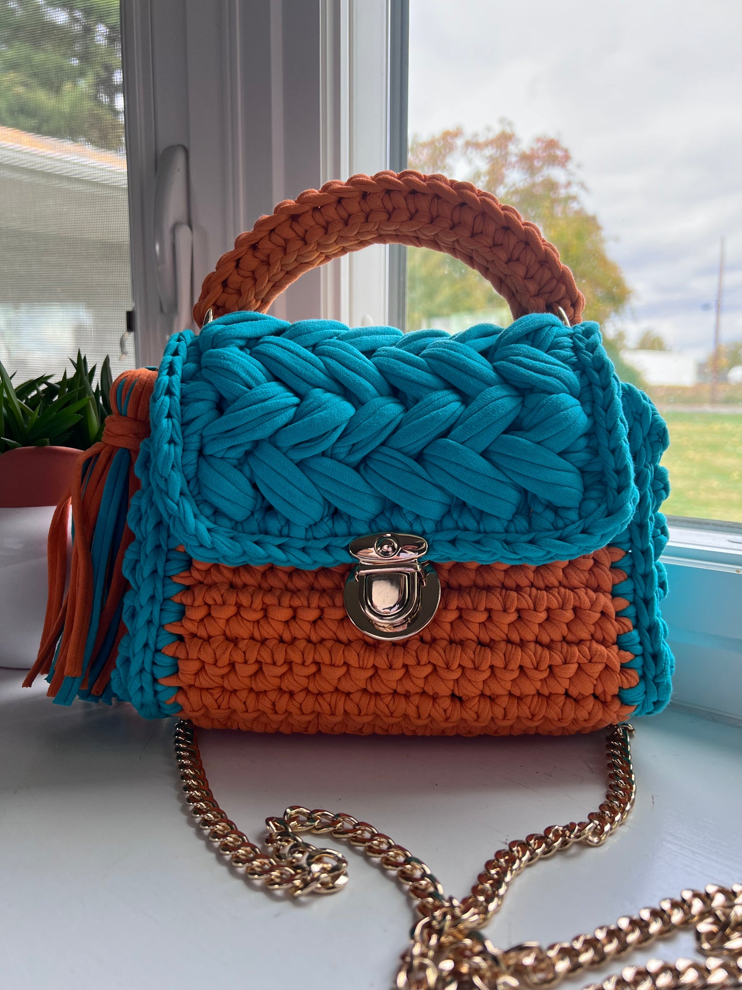 Milan Tote Bag  Handmade Crochet T-shirt Yarn Bag – Sparkling