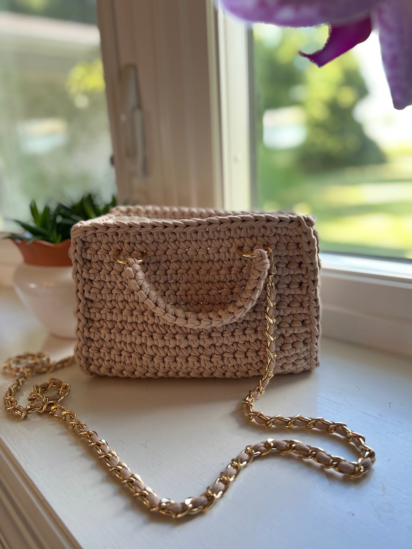 Milan Tote Bag  Handmade Crochet T-shirt Yarn Bag – Sparkling Pineapple